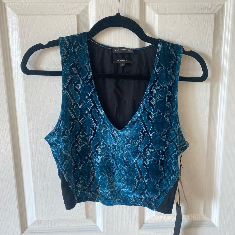 Carbon 38 crop top